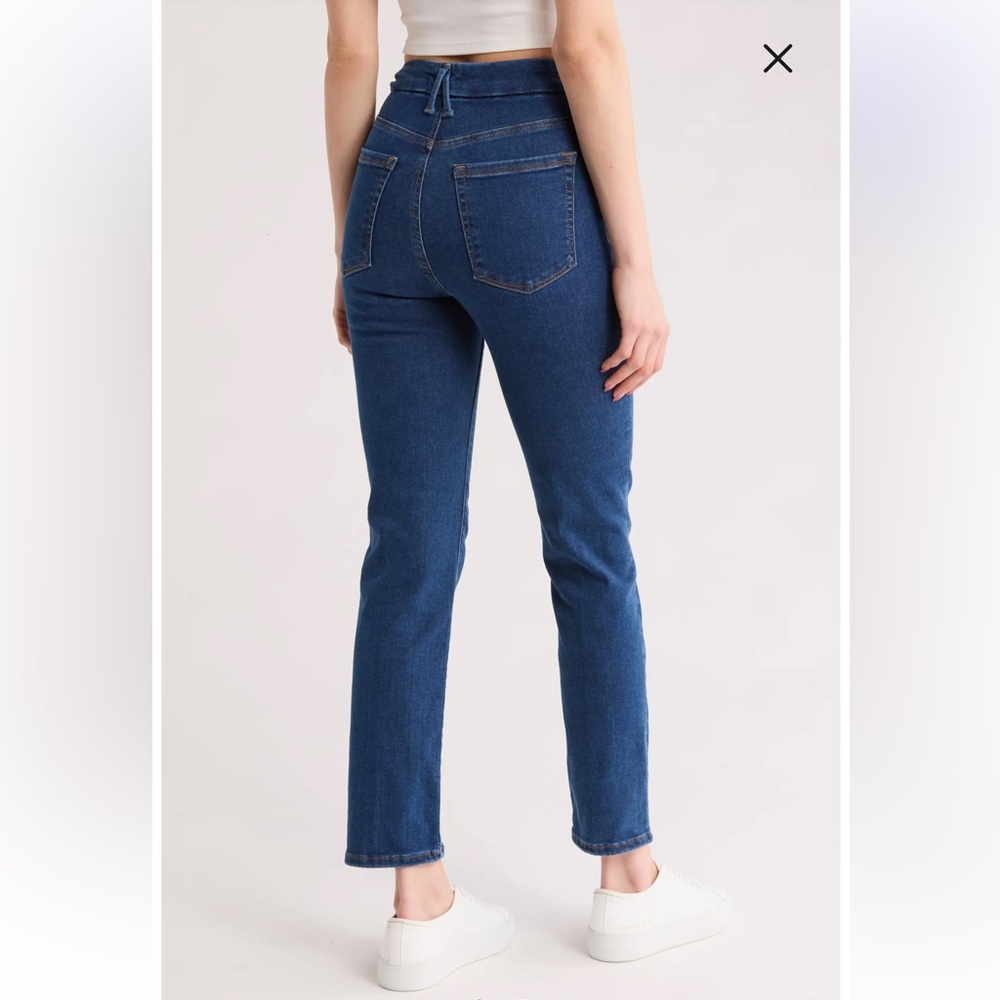 Good American | Always Fits Good Classic Jeans - Picture 2 of 6
